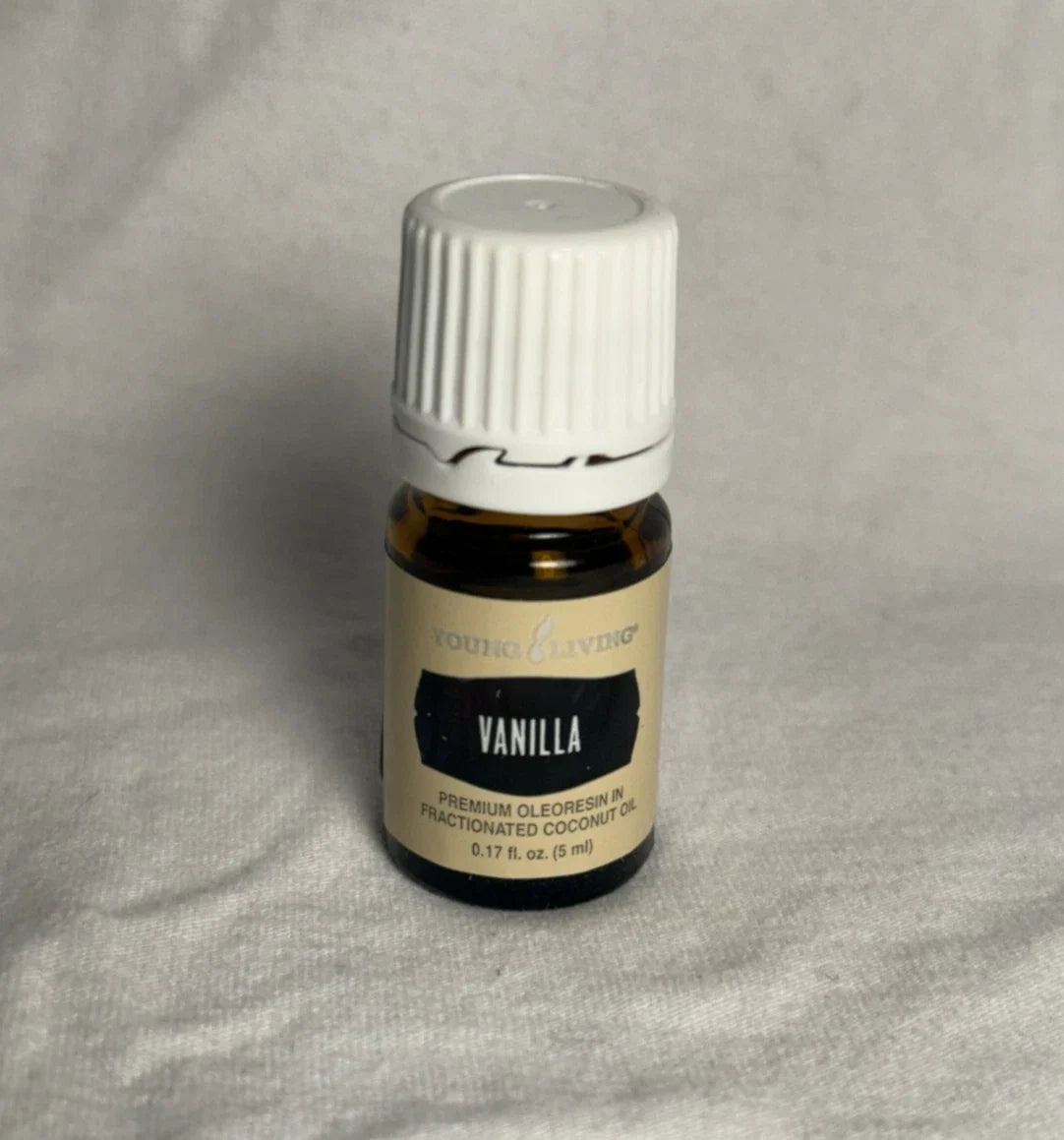 Young Living Vanilla Premium Oleoresin in Fractionated Coconut Oil 5ml (0.17 fl oz) — Seed to Seal Certified